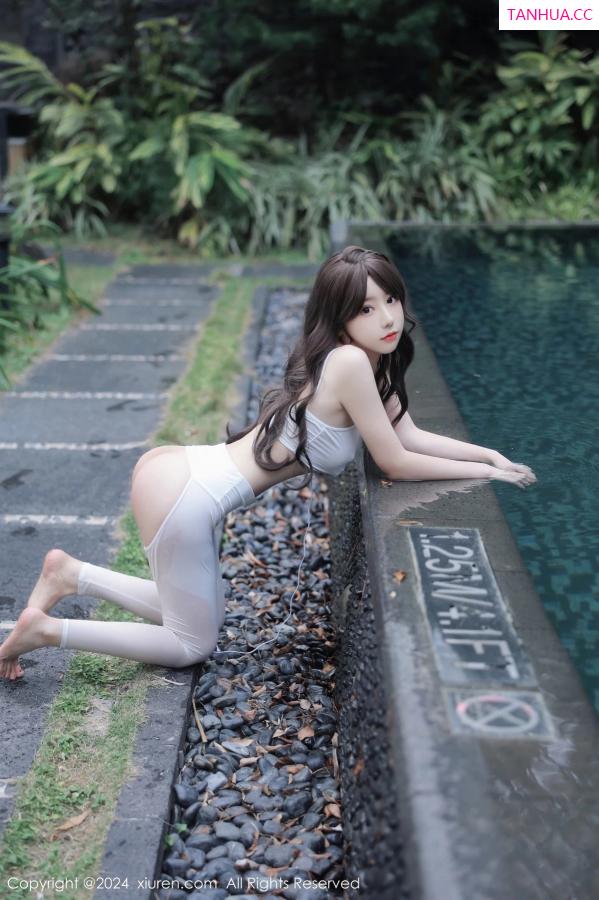   [XiuRen]高清写真图 2024.02.23 No.8132 桃妖夭 新人美腿第21张图片